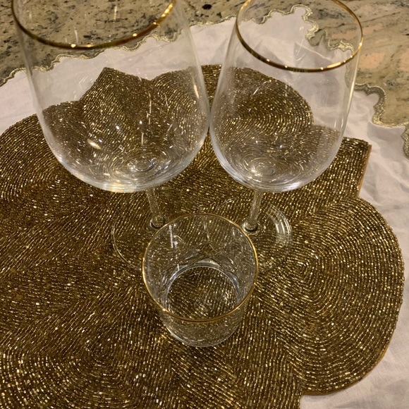 Donatella Versace Wine Glass Set - Picture 5 of 5